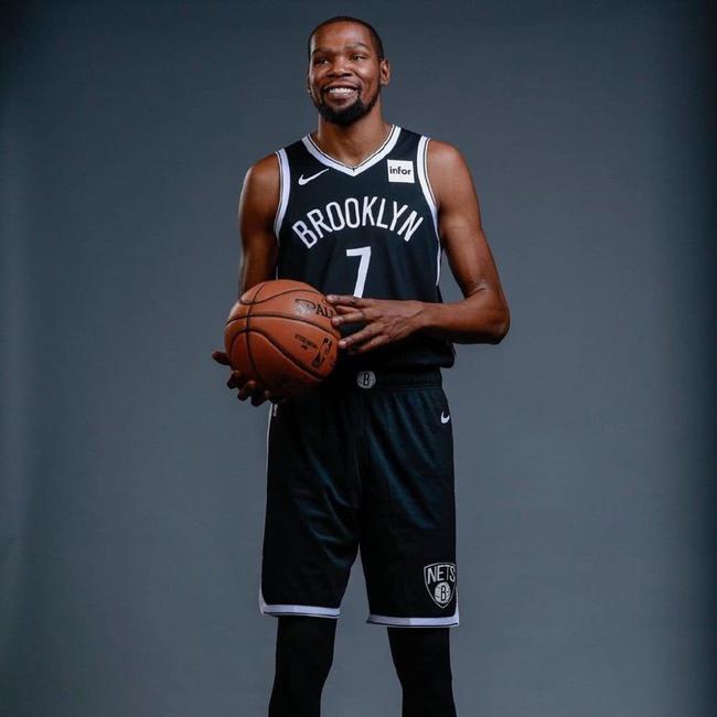 少年时期曾 少年时期曾